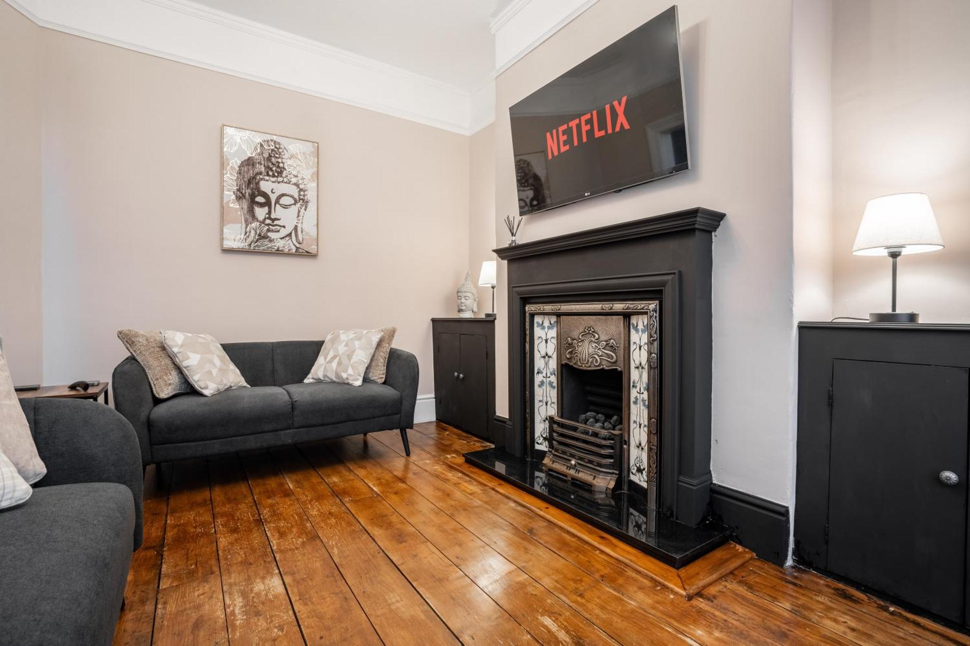 Swiss Haven - Spacious 3 Bedroom House Liverpool Exterior photo
